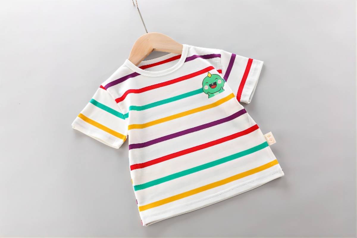 Conjunto Dinossauro — Camiseta Listrada + Jardineira