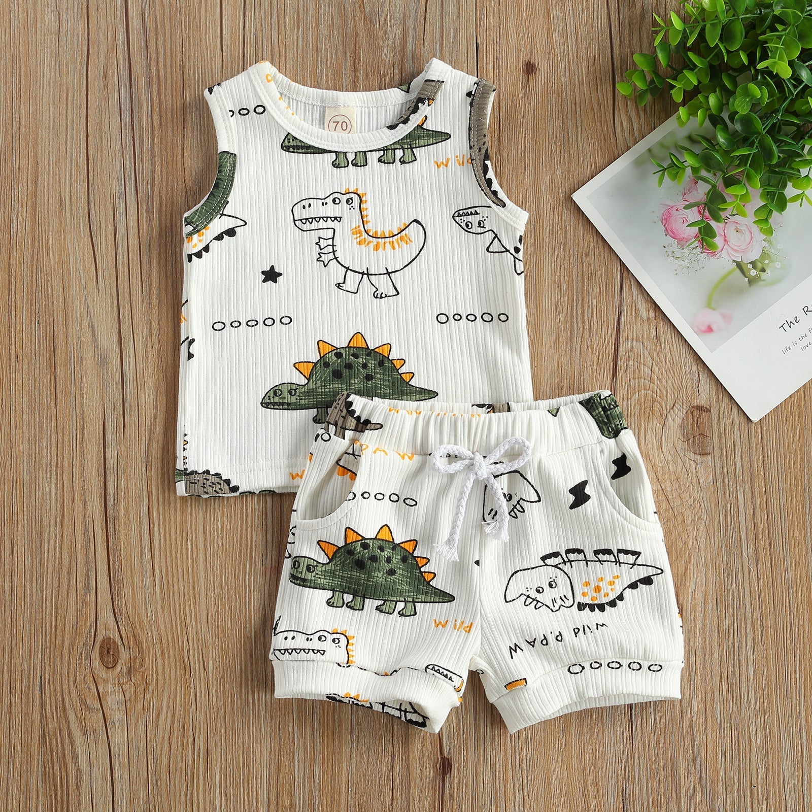 Conjunto Bebê Regata Dinossauros — Camiseta + Shorts