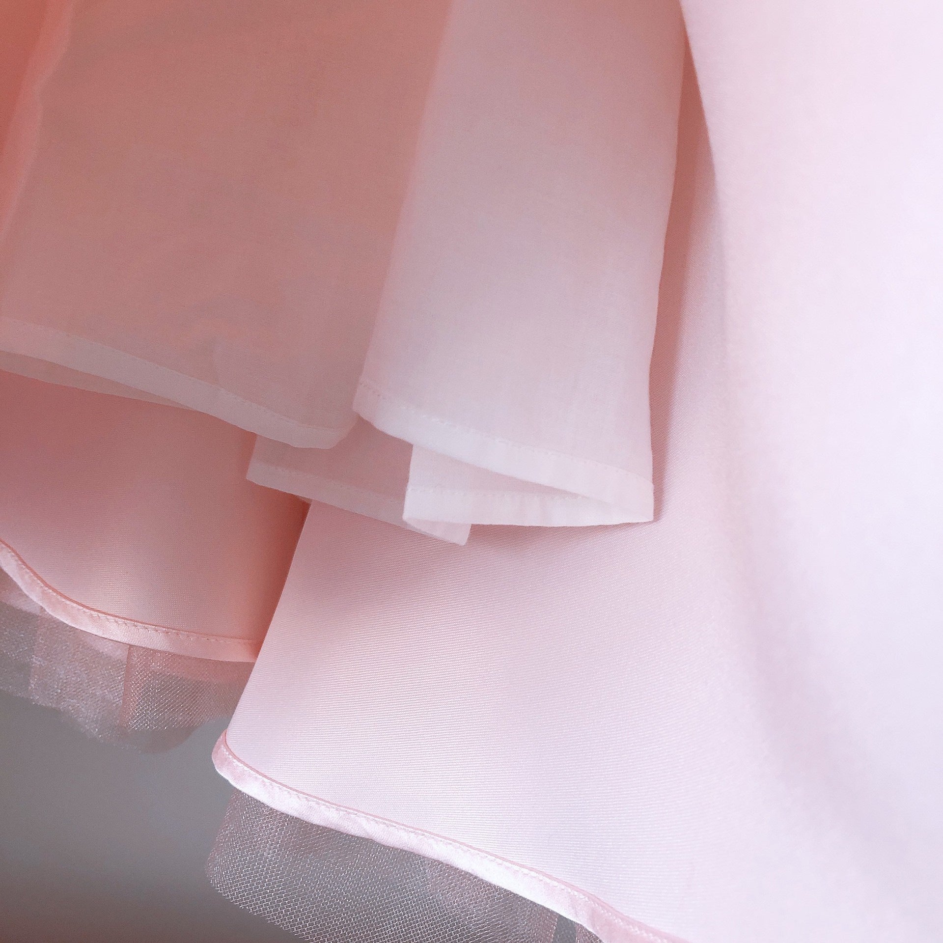 Vestido Infantil de Festa com Laço Grande e Detalhes em Pérolas