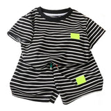 Conjunto Bebê Listrado com Patch Neon — Camiseta + Shorts