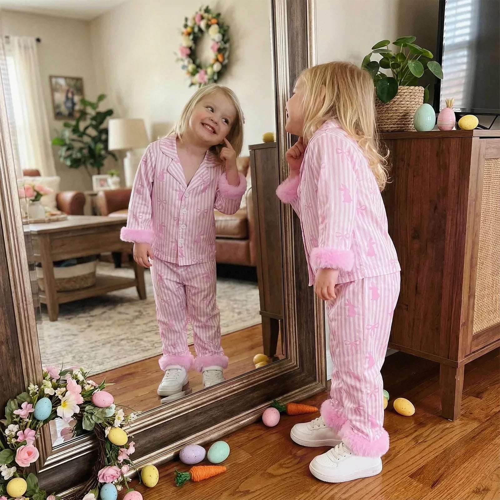Conjunto de Pijama Coelhinho Rosa — Blusa + Calça com Pele Sintética