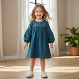 Vestido Infantil Azul-Petróleo Encanto Floral — Pala Bordada + Mangas Bufantes