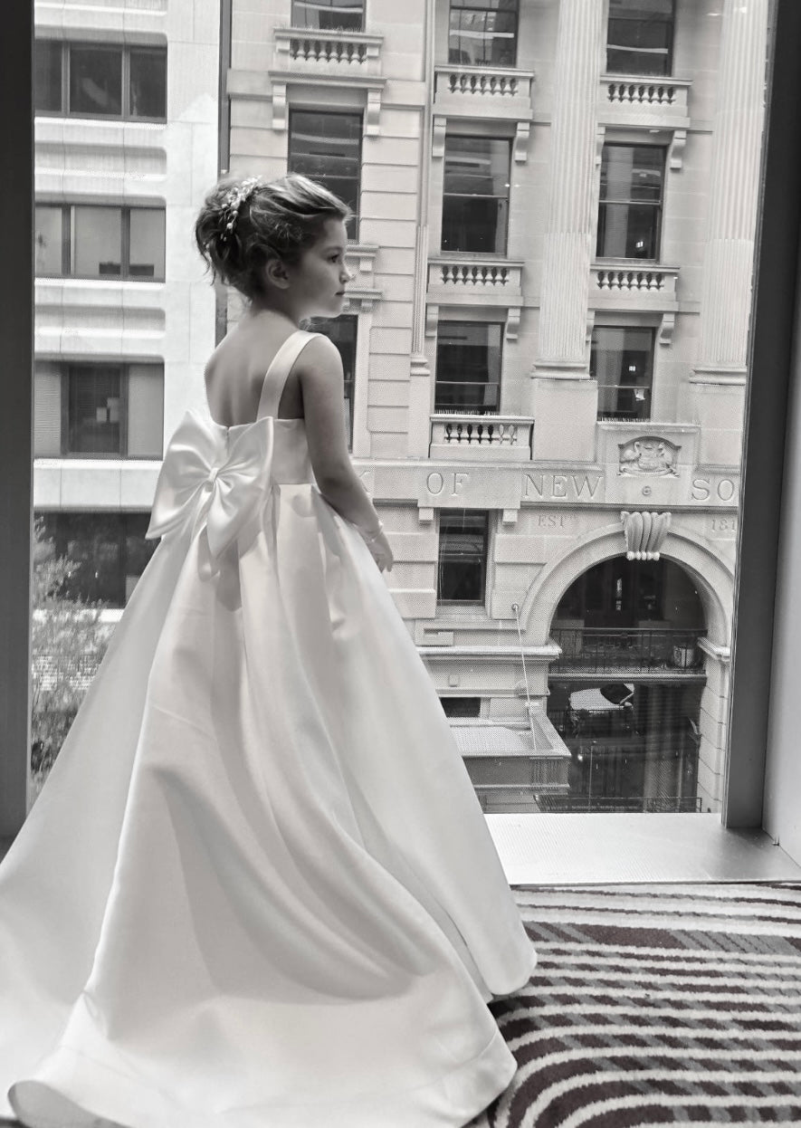 Vestido Sophia Mikado para Daminha de Honra — Exclusivo